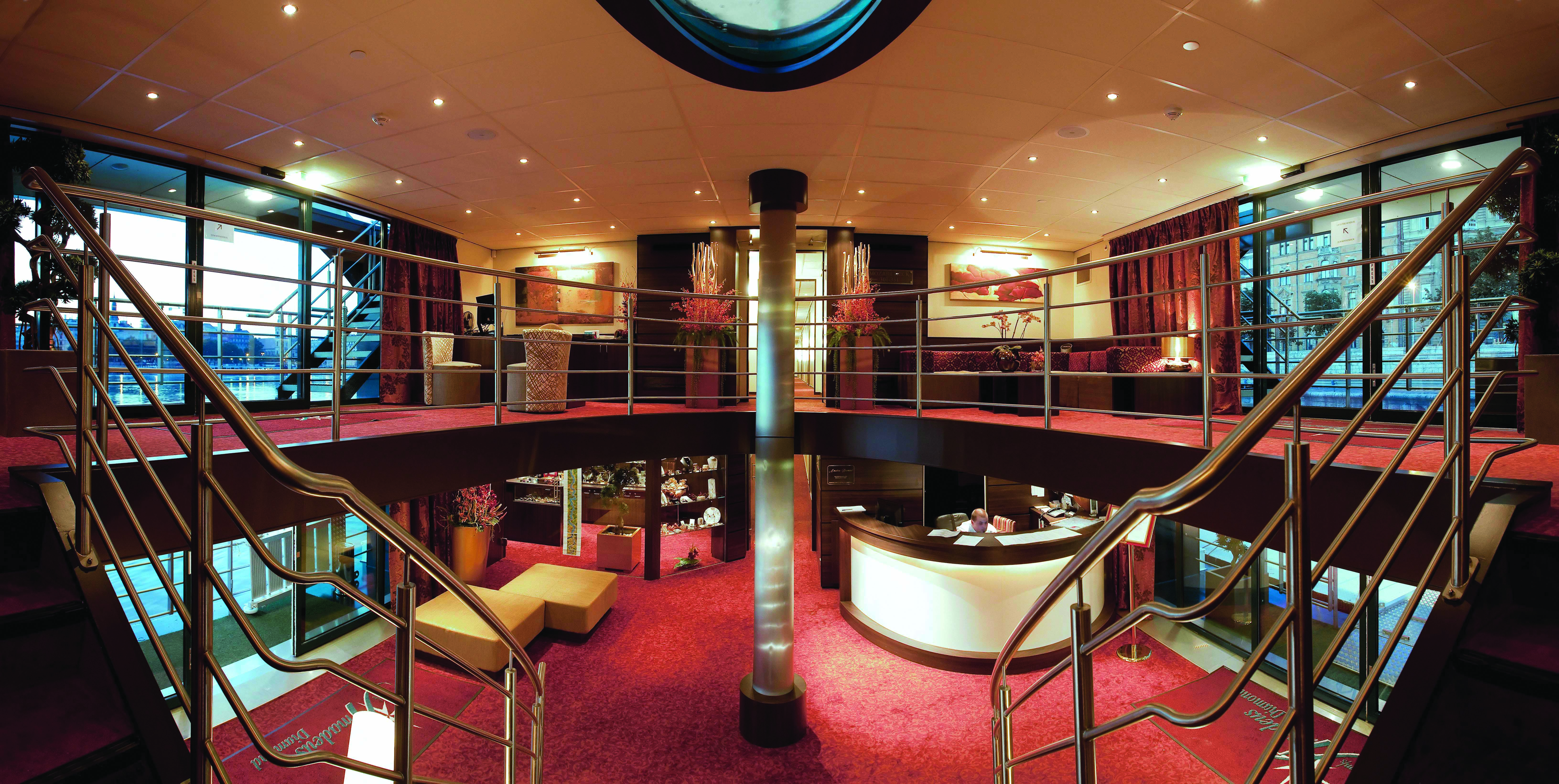 Amadeus River Cruises - MS Amadeus Diamond - Reception.jpg